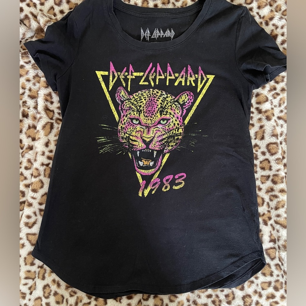 Def Leopard Graphic Tee